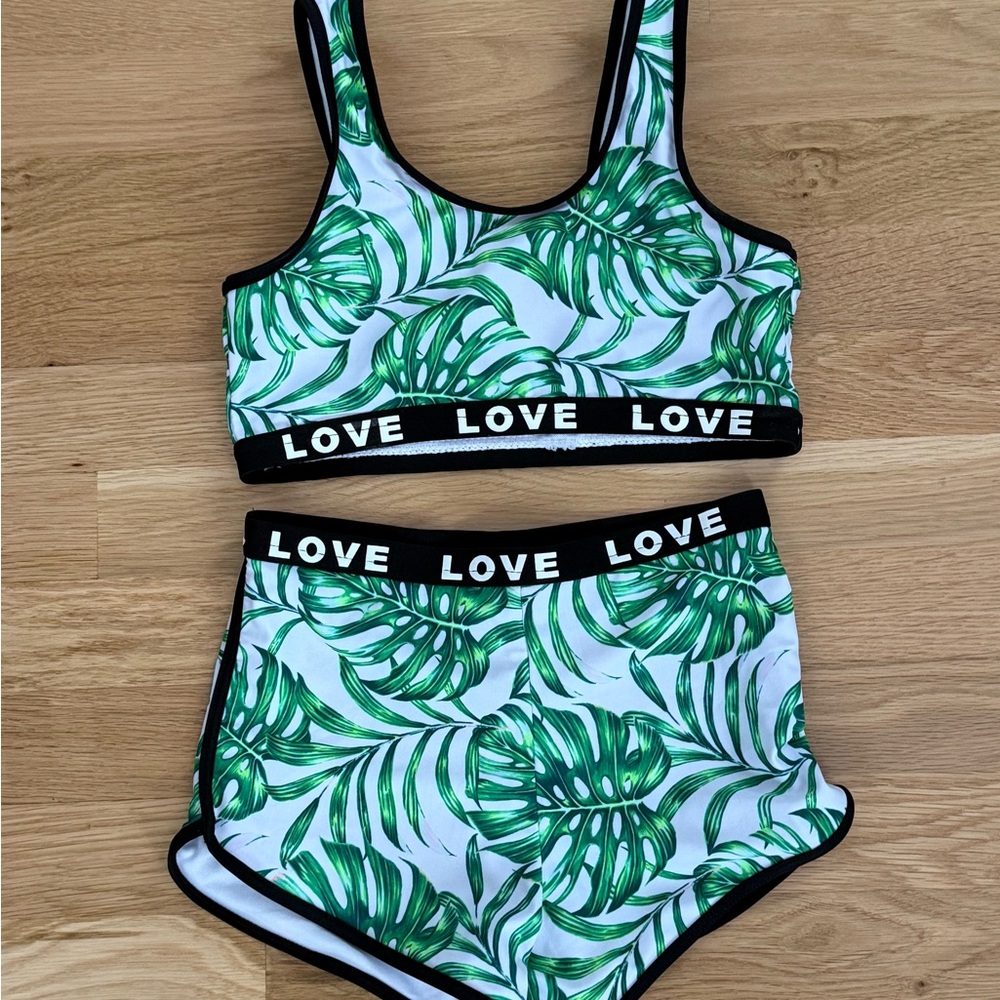 Green Leaf Print Swim Set Girls 8/10 Never worn